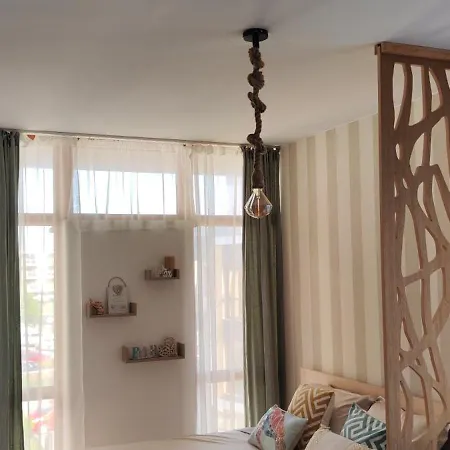 Violeta - With Sea View In 1st Line Sarafowo Appartamento *