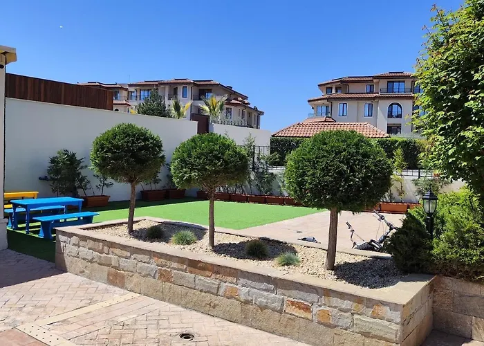 Violeta - With Sea View In 1st Line Sarafowo Apartment