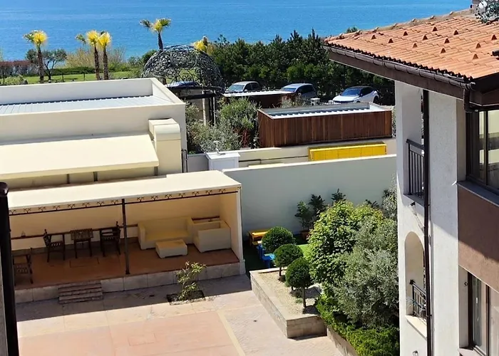 Violeta - With Sea View In 1st Line Sarafowo Apartment *