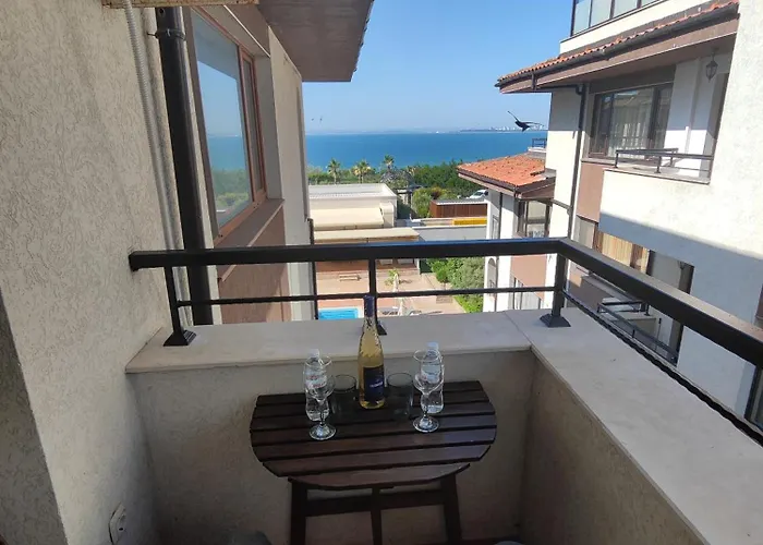 Violeta - With Sea View In 1st Line Sarafowo Apartment